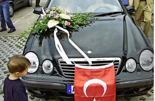 Festlich geschmückt: Die Gäste einer türkischen Hochzeit haben am Samstag mit ihren Autos einen Polizeieinsatz ausgelöst. Foto: Zweygarth