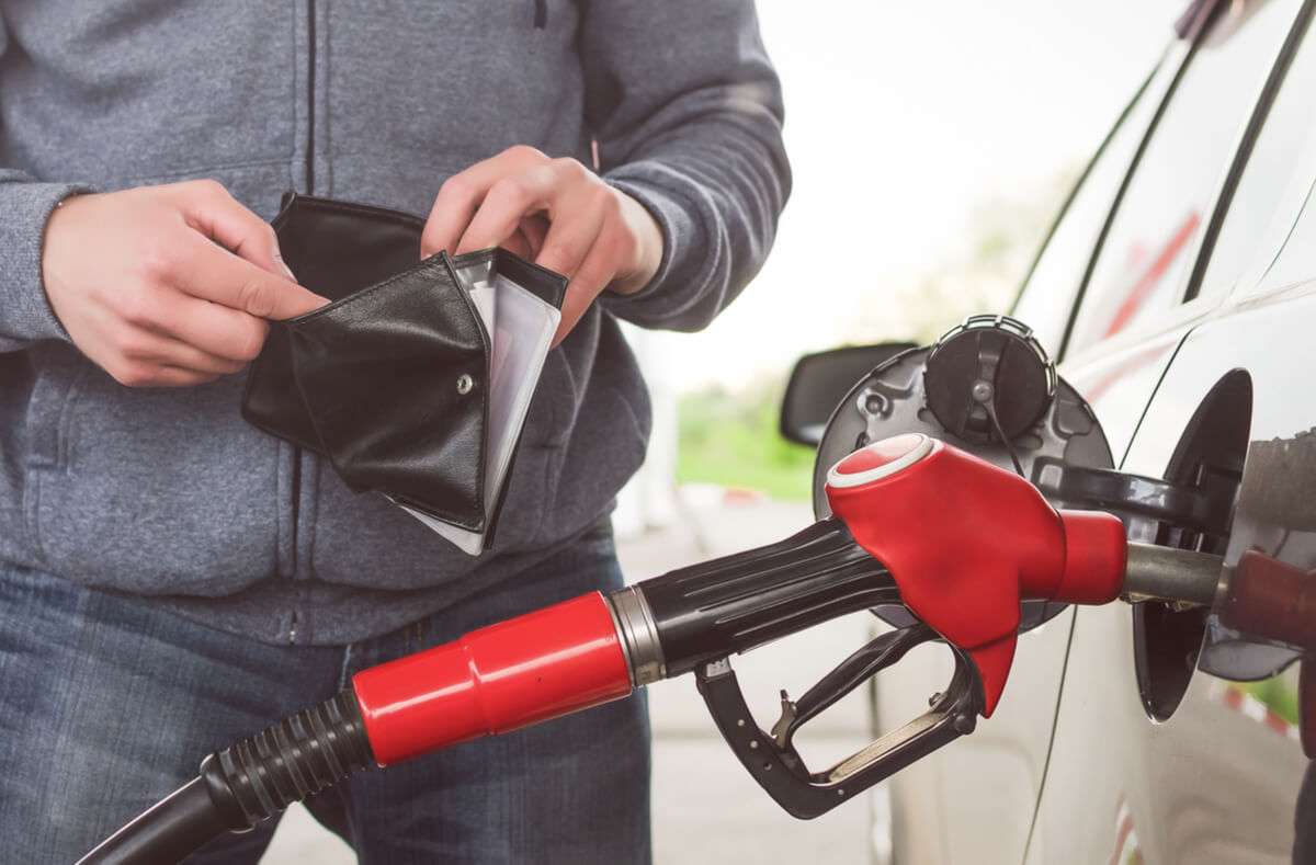 In diesem Artikel erfahren Sie die Gründe, warum Benzin in Deutschland so teuer ist. Die wichtigsten Gründe einfach erklärt.