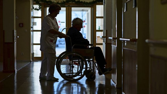 Angehörige kritisieren starke Preissprünge in Pflegeheimen
