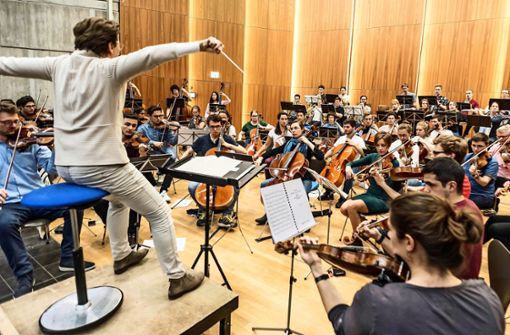 Jeden Donnerstag trifft sich das Orchester  im Audimax der Universität. Foto: Lichtgut/Max Kovalenko