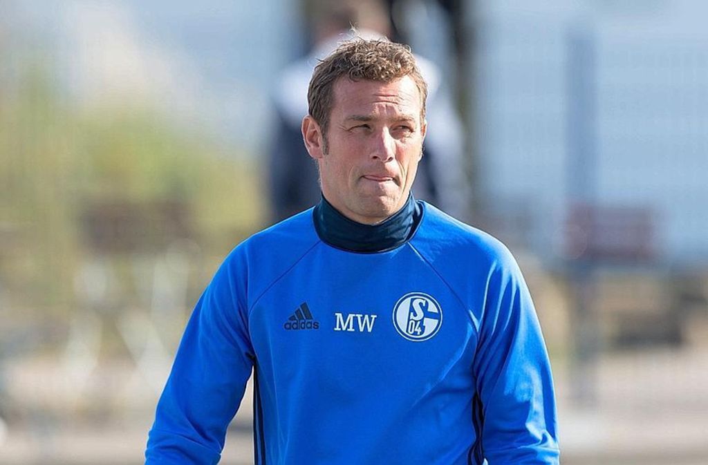 Daraufhin wurde der frühere Abwehrspieler vom FC Schalke 04 verpflichtet.