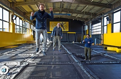„Sprungbude“-Betreiber Martin Hesse, Martin Schmidt und Oliver Lechner (von links): Viel investiert für ein trendiges Freizeitvergnügen Foto: Lichtgut/Achim Zweygarth