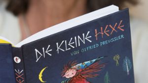 „Die kleine Hexe“ von Otfried Preußler wird auch heute noch sehr gern gelesen. Foto: dpa