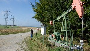 Am Ortsrand von Pfullendorf erinnert eine Erdölpumpe an die dortige Förderung. Bald könnten neue Ölvorkommen im Land angezapft werden. Foto: dpa