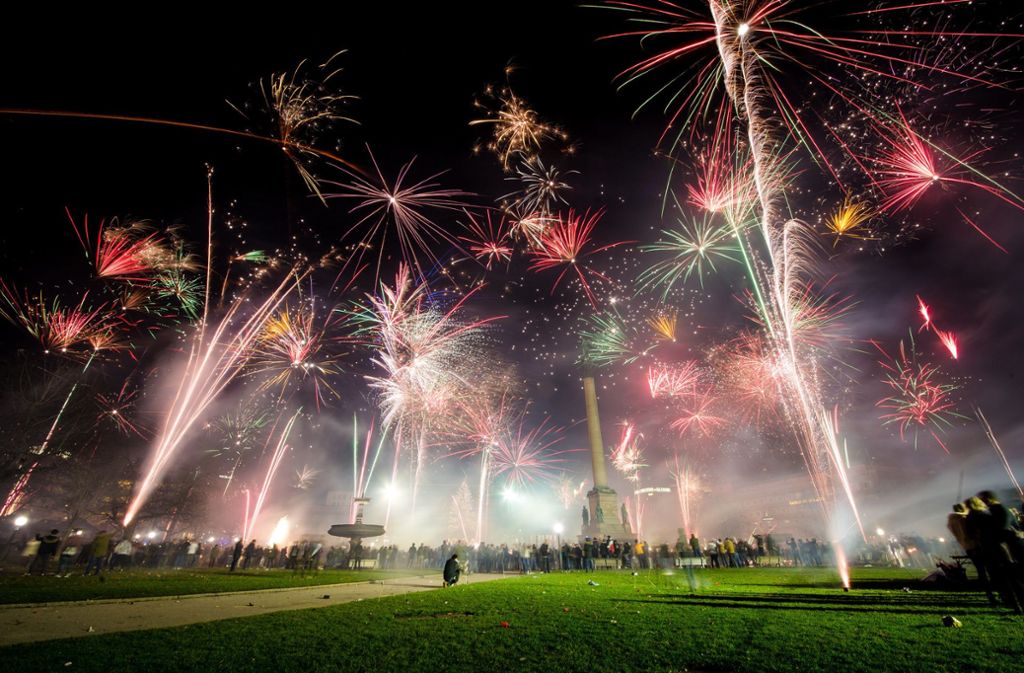 Feuerwerk wird es in diesem Jahr auf dem Schlossplatz nicht geben – dafür ein Unterhaltungsprogramm Foto: dpa/Christoph Schmidt
