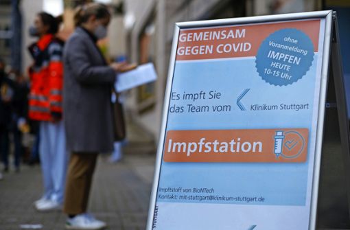 Der Aufbau von weiteren Impfstationen in Stuttgart läuft. Das ist mit Blick auf die aktuelle Inzidenz und die Impfquote auch nötig. Foto: Lichtgut/Leif Piechowski