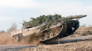 So dynamisch wie dieser Leopard-Kampfpanzer kommt das Beschaffungswesen der Bundeswehr nicht daher. Foto: dpa