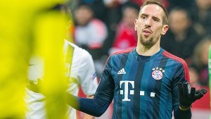 Kein Einsatz in Nürnberg: Bayern-Spieler Franck Ribéry muss nach einer Operation am Hintern im Krankenhaus bleiben. Foto: dpa