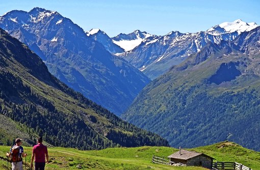 Zeigt sich in voller Schönheit: Das Pitztal mit der  3774 Meter hohen Wildspitze (hinten rechts). Foto: Deutscher Alpenverein
