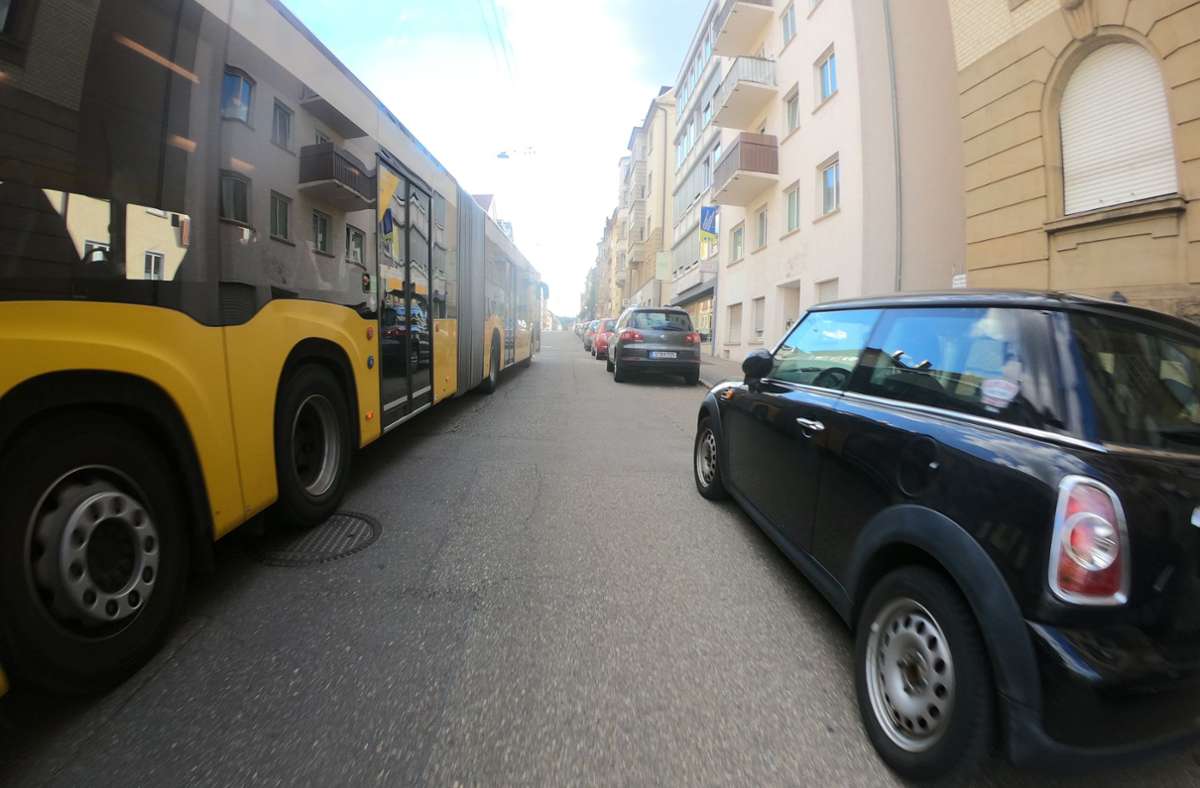 Autos, aber auch Busse fahren auf Stuttgarter Straßen oftmals zu eng an Radfahrern vorbei. Die Bildergalerie zeigt, wie der Sensor aussieht, mit dem das ermittelt wurde.