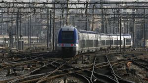 An einem Bahnhof in Frankreich hat ein Unbekannter eine Familie erschossen (Symbolbild). Foto: dpa