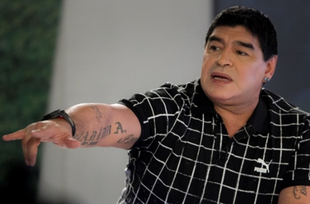 Diego Armando Maradona mit aufgespritzten Lippen bei seiner TV-Show De Zurda im venezuelanischen Fernsehen.
