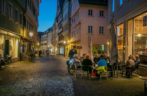 Cafés wie das  Goldmund in der Küferstraße können dazu beitragen, dass die Straße noch stärker an Glanz gewinnt, ohne ihren Charme zu verlieren. Foto: Roberto /Bulgrin