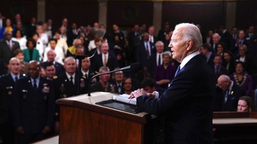 Biden hat in seiner Ansprache auch dazu aufgerufen, die Demokratie in den USA mit aller Kraft zu verteidigen. Foto: Shawn Thew/Pool EPA/AP