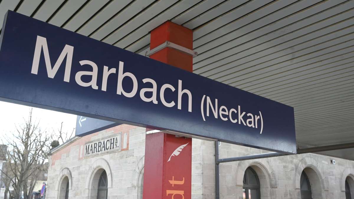 Zeugenaufruf in Marbach: Zwei Jugendliche attackieren Mann