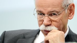 Der Daimler-Aufsichtsrat hat den Vertrag von Vorstandschef Dieter Zetsche überraschend nur um drei Jahre verlängert. Foto: dpa