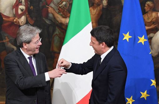 Renzi (rechts) sieht seinen Nachfolger Gentiloni noch immer nur als Lückenbüßer. Foto: dpa
