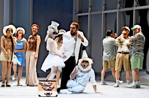 Szene aus der umjubelten Stuttgarter Koproduktion „Tod in Venedig“, die Demis Volpi als Choreograf und Opernregisseur verantwortete Foto: Oper Stuttgart
