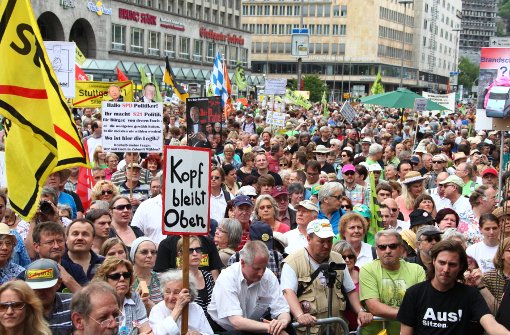 Deutlich weniger Menschen als erwartet sind am Samstag zur Demonstration gegen Stuttgart 21 gekommen.  Foto: Beytekin