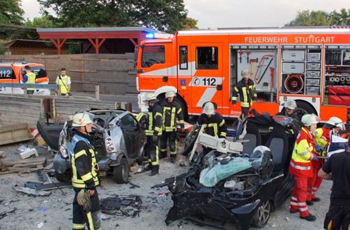 Schwerer Unfall auf der Pragstraße in Stuttgart. Foto: Andreas Rosar Fotoagentur-Stuttg