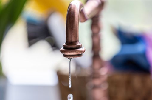 In Herrenberg und Umgebung sollten die Bürger das Trinkwasser mindestens sieben Minuten abkochen. Foto: Stefanie Schlecht