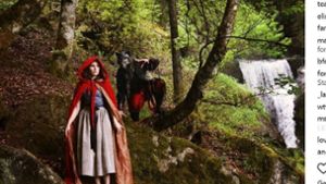 Amanda Knox spielt Rotkäppchen im Schwarzwald