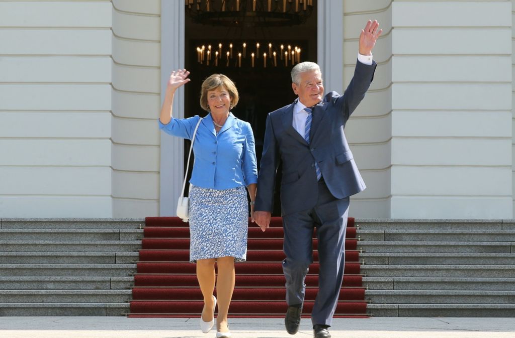 Bundespräsident Gauck und seine Partnerin Daniela Schadt begrüßten rund 4000 Gäste beim Bürgerfest im Schlosspark Bellevue.