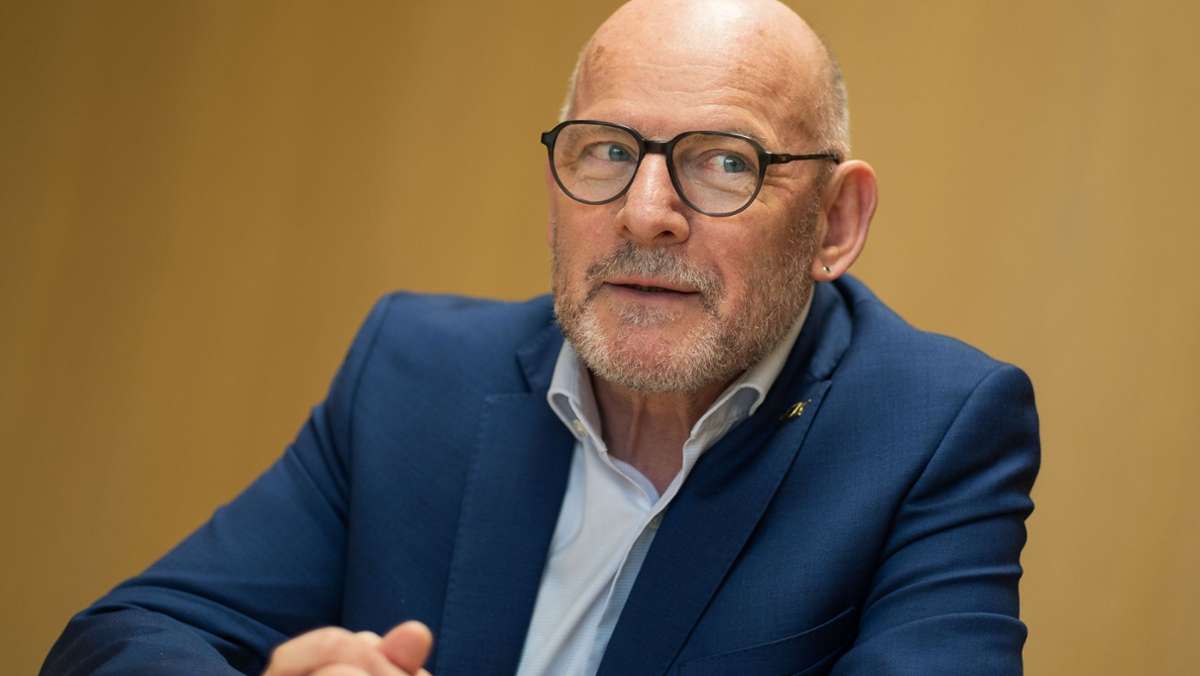 Verkehrsminister Hermann: „Nur noch Autos für Scheichs und die Reichen“