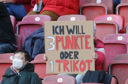 Die Fans des VfB Stuttgart hoffen auf einen Heimsieg. Foto: Pressefoto Baumann/Hansjürgen Britsch