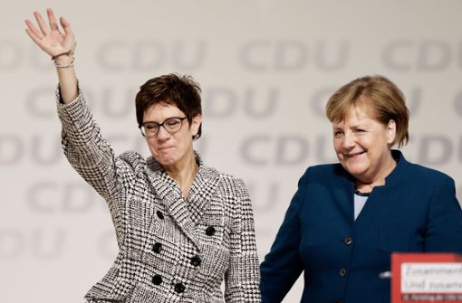 18 Jahre lang ist Bundeskanzlerin Angela Merkel die Vorsitzende der CDU gewesen. Beerben wird sie nun Annegret Kramp-Karrenbauer. Foto: Getty Images Europe