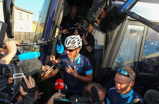 Fotografen drängen sich in Veneque um Lance Armstrong. Foto: dpa