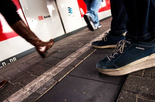 In einer S-Bahn soll sich der Mann an der jungen Frau gerieben haben (Symbolbild). Foto: Lichtgut/Max Kovalenko