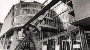 Der Treffpunkt Rotebühlplatz 1993 – ein Jahr nach seiner Eröffnung. In unserer Bildergalerie gibt es noch mehr historische Bilder des Baus. Foto: Kraufmann