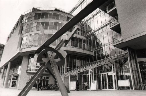 Der Treffpunkt Rotebühlplatz 1993 – ein Jahr nach seiner Eröffnung. In unserer Bildergalerie gibt es noch mehr historische Bilder des Baus. Foto: Kraufmann