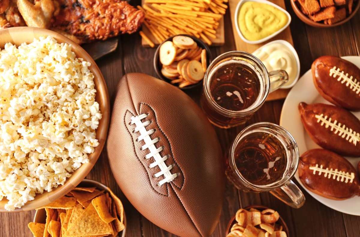 Was gibt es am Super Bowl zu essen? Jeder Gastgeber eines Super Bowl Abends hat die breite Auswahl aus zahlreichen Snack-Optionen.