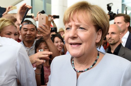 Nach Angaben von CDU-Vize Julia Klöckner werde Merkel auf dem Parteitag Anfang Dezember in Essen wieder als CDU-Vorsitzende kandidieren. Foto: dpa