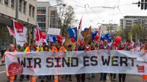 Ob in Dresden (Bild) oder deutschlandweit: Proteste der Beschäftigten im öffentlichen Dienst legen die Republik lahm. Foto: dpa