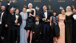 Hatten allen Grund zum Jubeln: Die Crew von „Game of Thrones“ bei der Emmy-Verleihung. Foto: EPA