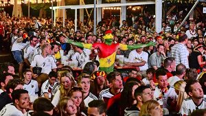 Drangvolle Enge beim Spiel Deutschland-Ghana – kurzfristig auch auf dem Klo Foto: 7aktuell.de