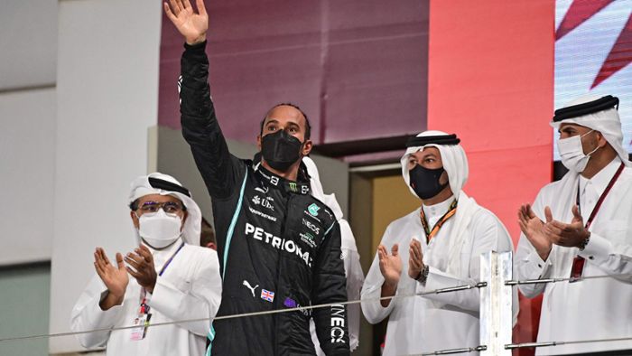 Lewis Hamilton gewinnt in Katar vor Max Verstappen