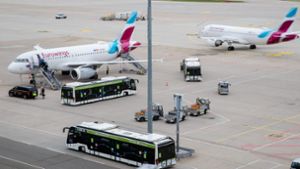 Etliche Flugzeuge von Eurowings können heute am Flughafen Stuttgart aufgrund eines Streiks nicht abheben. (Archivbild) Foto: Lichtgut/Christoph Schmidt