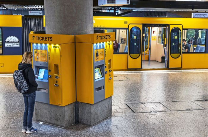 Nahverkehr in der Region Stuttgart: Menschen kehren in Bus und Bahn zurück