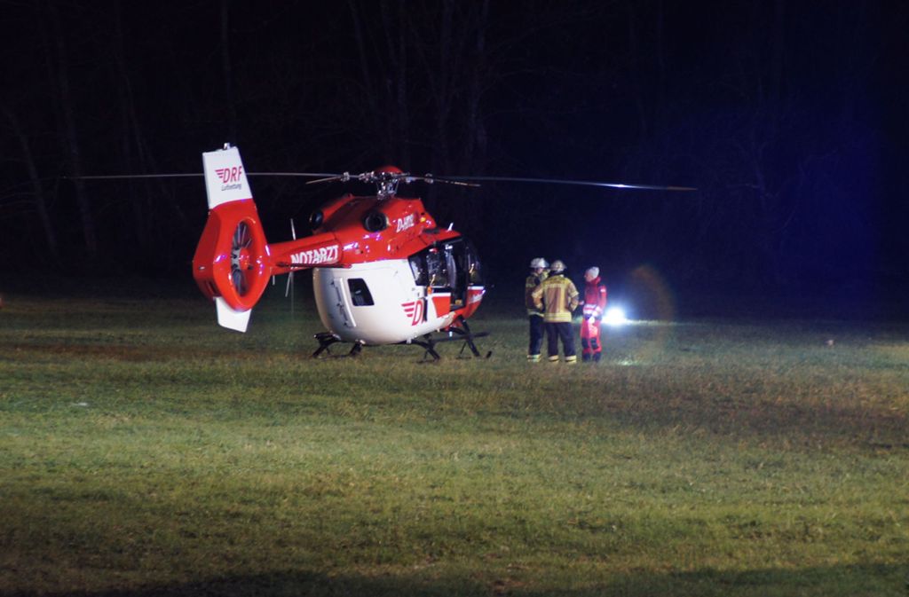 Drei Personen wurden verletzt. Einer musste mit einem Helikopter abtransportiert werden.
