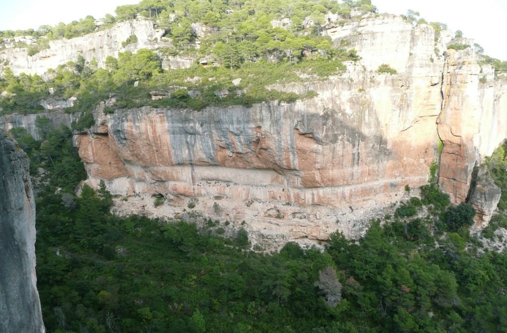 La Rambla:  45 Meter hohe Wand mit 15 Meter Überhang im katalonischen Klettergebiet Siurana (Spanien), Schwierigkeitsgrad 9a/9+ (Französisch-Skala), Erstbesteigung 2003.