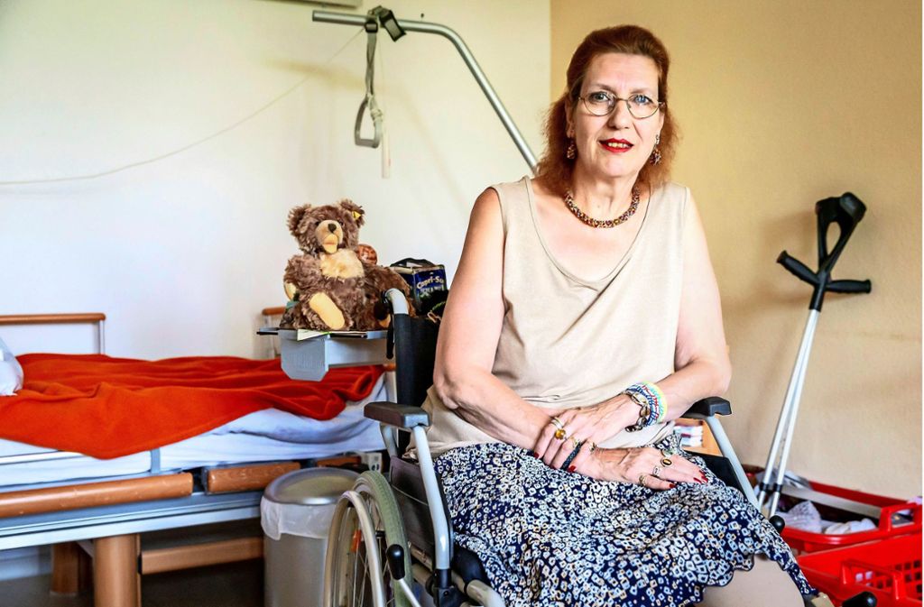 Sonja Werner in ihrem Zimmer im Pflegeheim - seit September sitzt sie im Ro...
