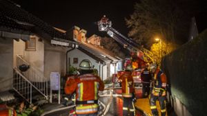 Rettungskräfte konnten den Mann bei dem Brand in Steinheim nur noch leblos vorfinden.  Foto: 7aktuell/Simon Adomat
