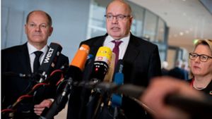 Finanzminister Olaf Scholz (SPD, links) und Wirtschaftsminister Peter Altmaier (CDU) sind nicht immer einer Meinung – vor allem nicht beim Thema Steuern. Foto: dpa/Kay Nietfeld