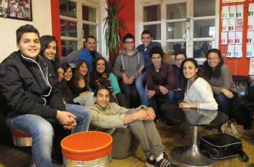 Zehn Tage lang sind  Jugendliche aus Kairo in Stuttgart zu Gast gewesen. Am letzten Abend  haben sie sich im Jugendhaus Möhringen getroffen. Foto: Malte Klein