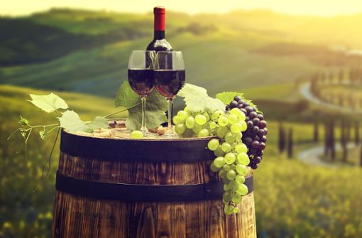 Stößchen: Ist Wein nicht nur lecker, sondern in der entsprechenden Dosis sogar gesund? Foto: Adobe Stock/ZoomTeam