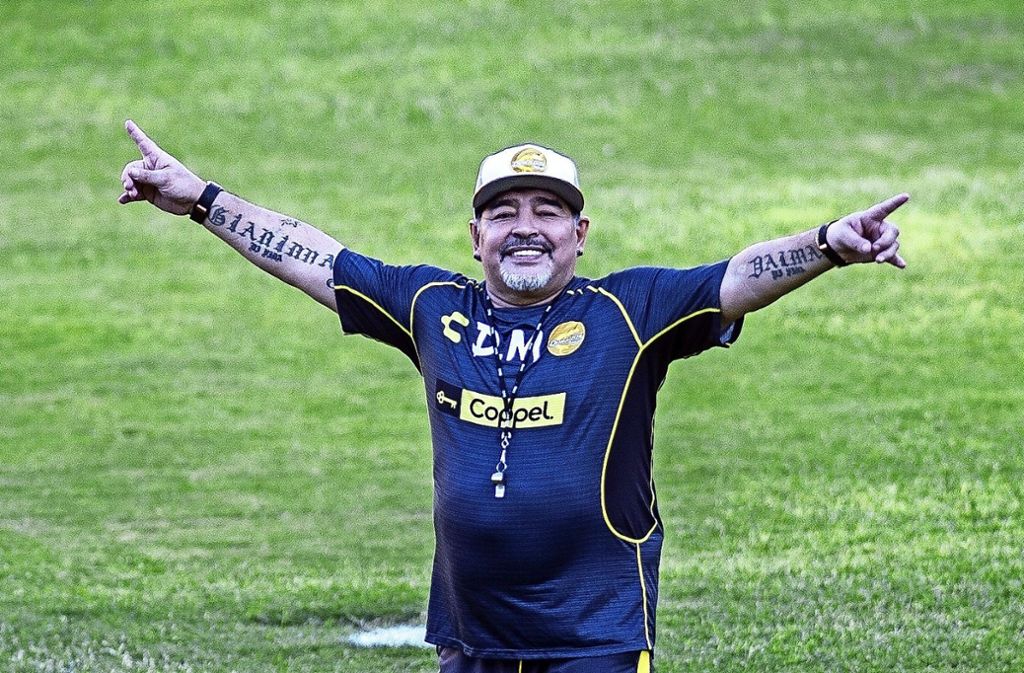 Sportsfreund Des Tages Diego Maradona Rucktritt Vom Rucktritt In Zwei Tagen Fussball Stuttgarter Nachrichten